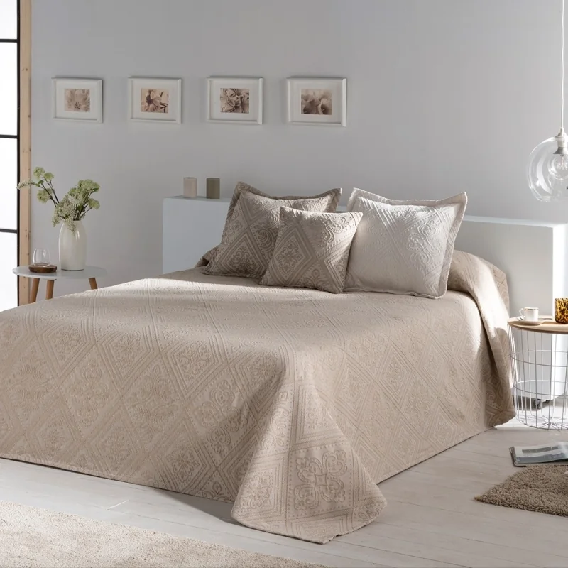 Naf Naf Briance beige Tagesdecke